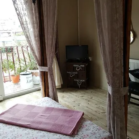 Oda ve Kahvaltı Akide Butik Zeytinbagi